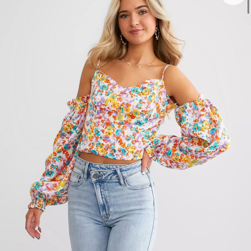 Floral Off-Shoulder Cropped Top